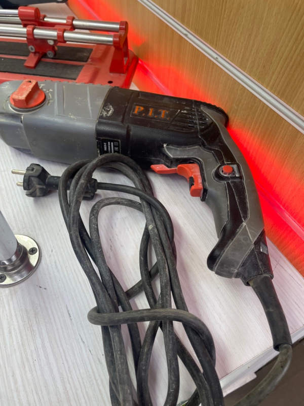 Перфоратор P.I.T. pbh24-c