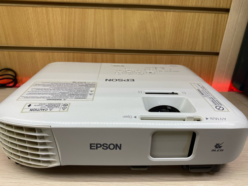 Проектор Epson EB-X400