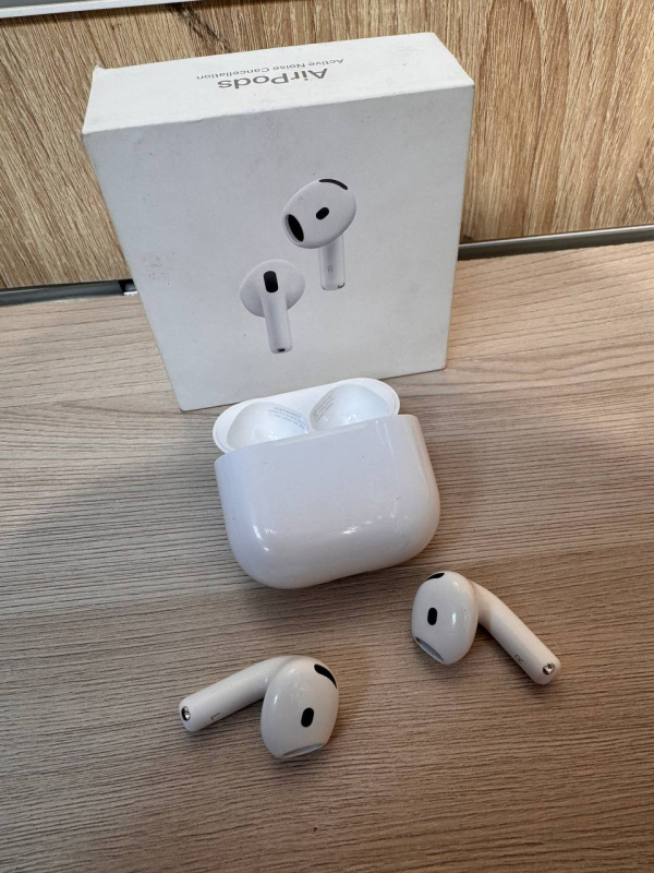 Наушники Apple AirPods 4