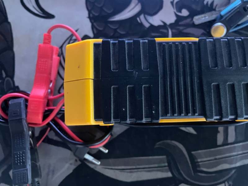 Авто аксессуар Автомобильное зарядное устройство Fasty 100-240V