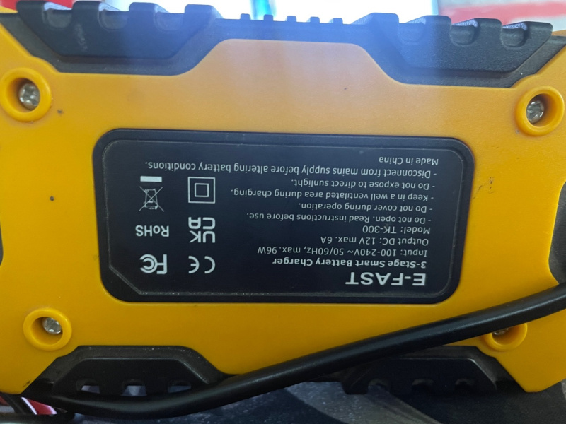 Авто аксессуар Автомобильное зарядное устройство Fasty 100-240V